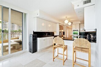 765 Crandon Blvd, Unit 407 in Key Biscayne, FL - Building Photo - Building Photo