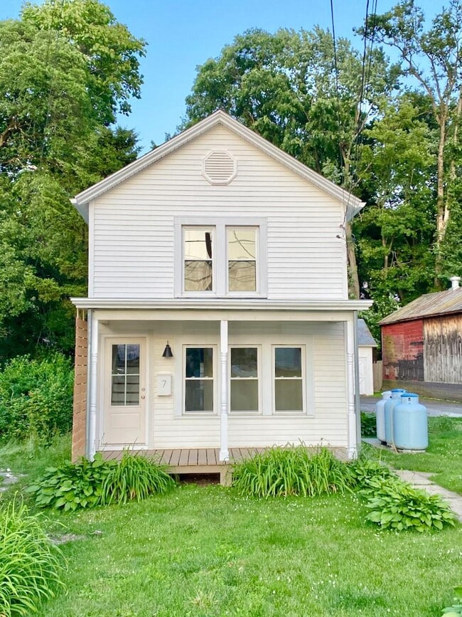 property at 7 Elizabeth St