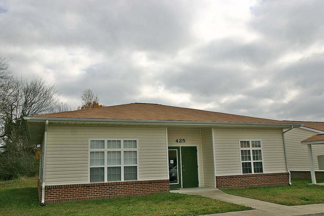 Belford Commons Apartments in Emporia, VA - Building Photo