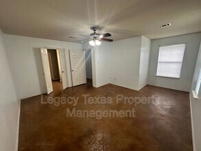 115 Janis St in Alvarado, TX - Building Photo - Building Photo