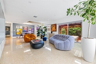 2121 Red Rd in Miami, FL - Building Photo - Building Photo