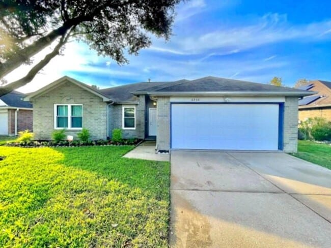 property at 6935 Creek Village Dr