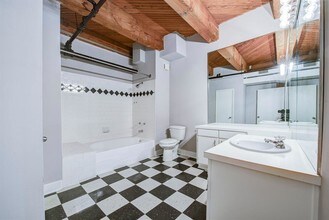 711 William St-Unit -303 in Houston, TX - Building Photo - Building Photo