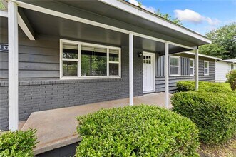 2312 W Holly St in Fayetteville, AR - Building Photo - Building Photo