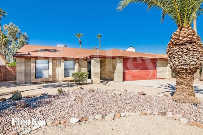 10632 N 39th Ave in Phoenix, AZ - Building Photo - Building Photo