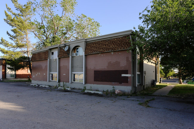 1817 W Lake Park Dr in West Valley, UT - Building Photo - Building Photo
