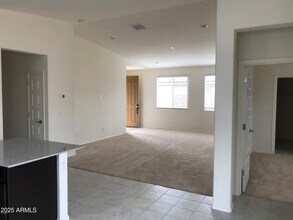 536 E Creosote Dr in Phoenix, AZ - Building Photo - Building Photo