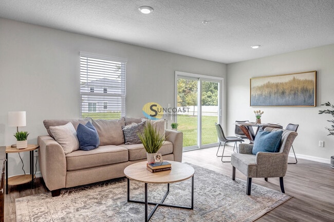 6534 Sweetbay Ln, Unit 201 in Jacksonville, FL - Foto de edificio - Building Photo