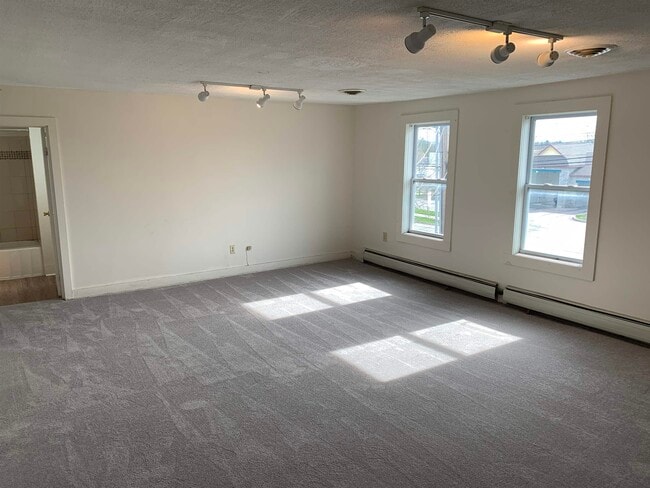 486 Main St in Winooski, VT - Building Photo - Building Photo