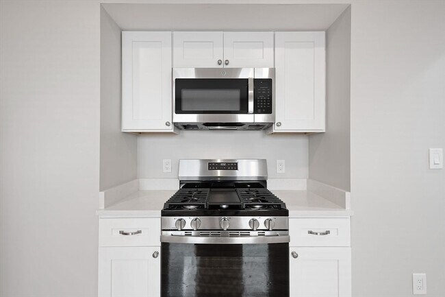 57 Mora St, Unit 2 in Boston, MA - Building Photo - Building Photo