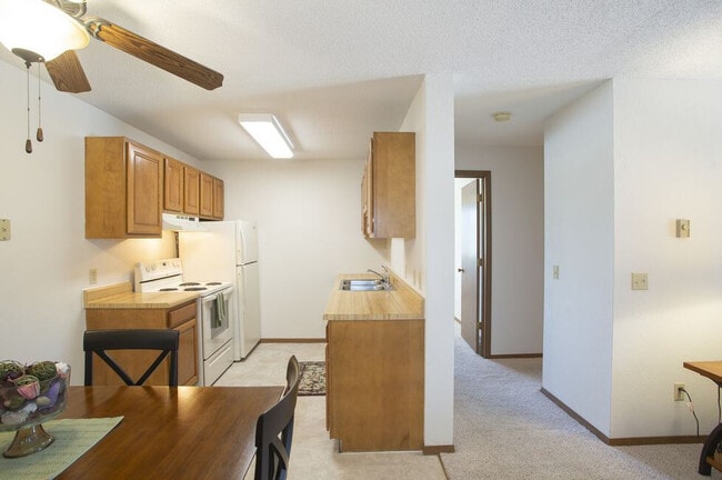 Meadow Wood in Lincoln, NE - Building Photo - Building Photo