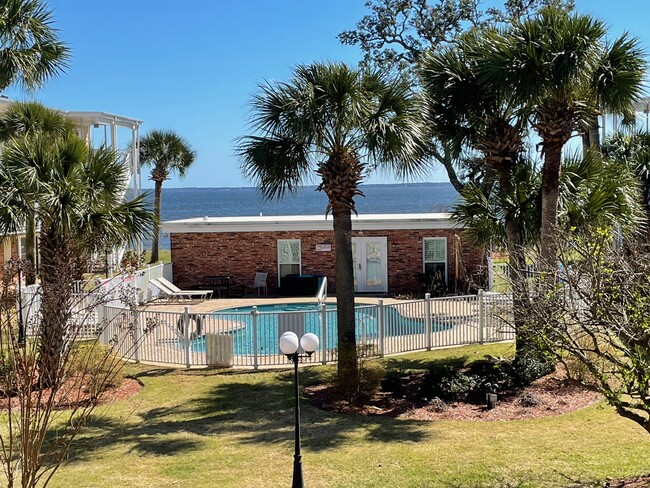 710 Scenic Hwy in Pensacola, FL - Building Photo - Building Photo