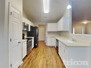 285 Stone Meadow Ct in Kernersville, NC - Foto de edificio - Building Photo