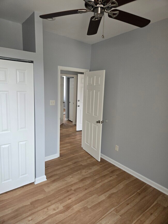 2442 Lakeview Ave in Baltimore, MD - Building Photo - Building Photo