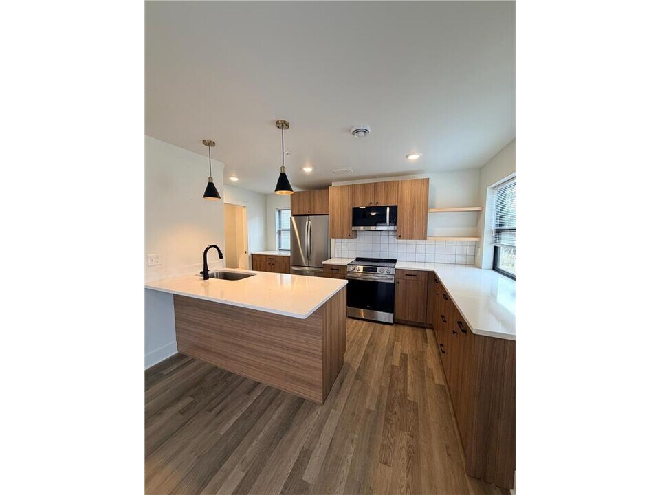 131 W 46th St in Minneapolis, MN - Building Photo