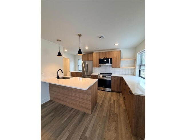 property at 131 W 46th St