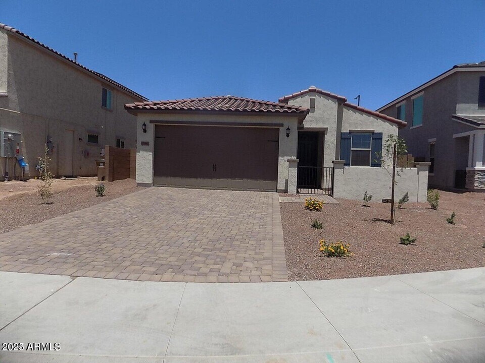 17964 W Jones Ave in Goodyear, AZ - Building Photo