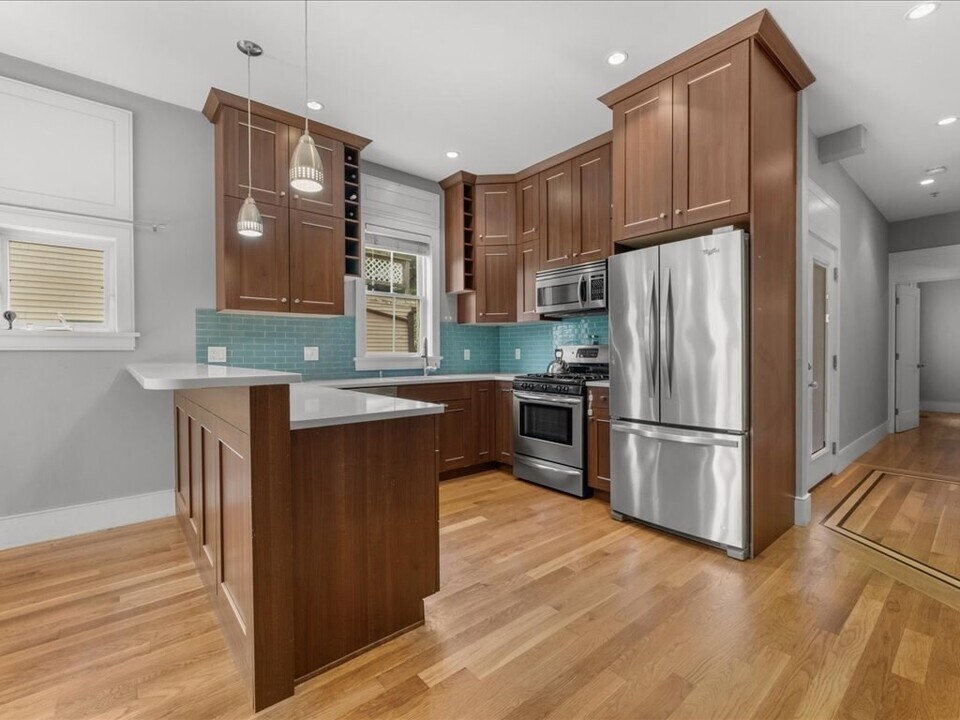 248 C St in Boston, MA - Building Photo