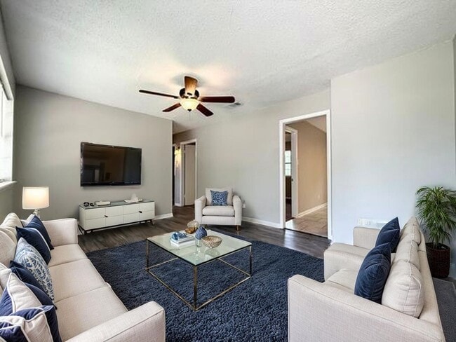 property at 7401 Valley Dr