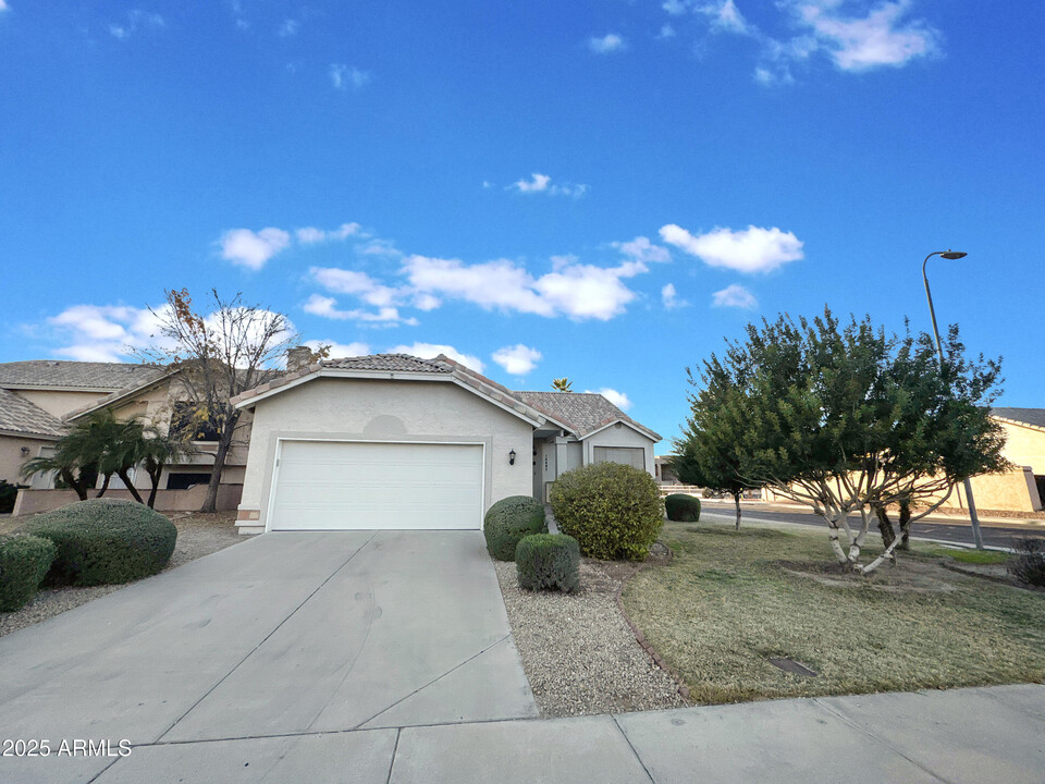 16802 S 28th Pl in Phoenix, AZ - Building Photo