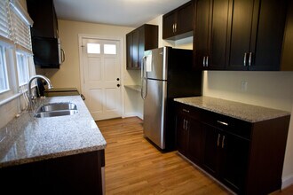 111 Cameron Ct in Chapel Hill, NC - Building Photo - Building Photo