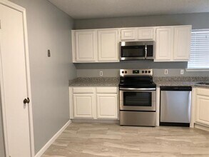 1016 Paintbrush St in Mesquite, TX - Building Photo - Building Photo