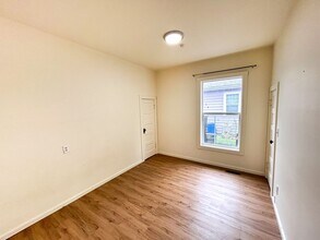 351 19th St SE in Salem, OR - Building Photo - Building Photo