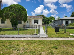 1240 NE 143rd St in North Miami, FL - Building Photo - Building Photo
