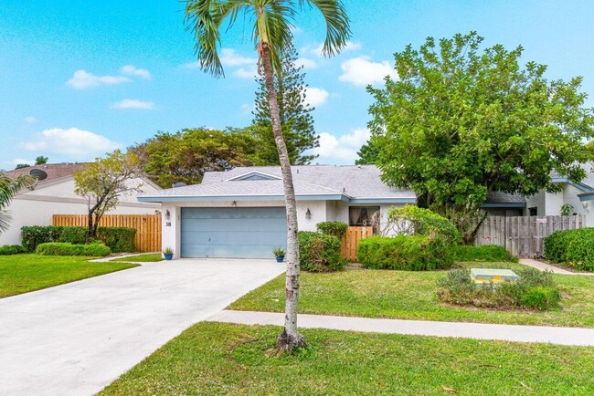 38 Baytree Cir in Boynton Beach, FL - Building Photo - Building Photo