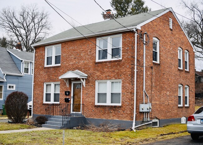 46 Faneuil St in Windsor, CT - Building Photo - Building Photo