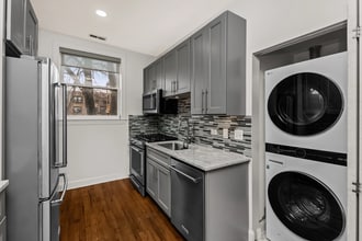 1323 W Lawrence Ave, Unit 2 in Chicago, IL - Building Photo - Building Photo