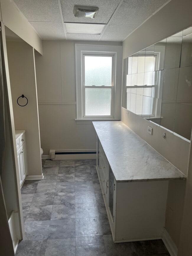 130 Washington St, Unit B in Ingleside, IL - Building Photo - Building Photo