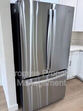 1737 Bayview Heights Dr in San Diego, CA - Building Photo - Building Photo