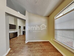 1757 Chandelier Cir E in Jacksonville, FL - Foto de edificio - Building Photo