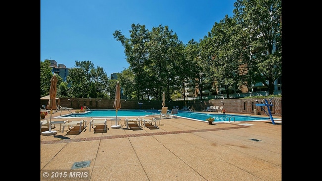 700 7th St SW, Unit 507 in Washington, DC - Building Photo - Building Photo