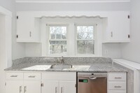 117 Beaumont Ave, Unit 2 in Newton, MA - Building Photo - Building Photo