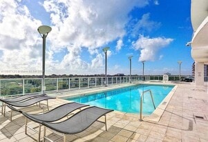 2525 SW 3rd, Unit 605 in Miami, FL - Building Photo