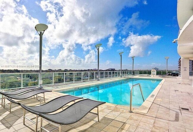 2525 SW 3rd, Unit 605 in Miami, FL - Building Photo - Building Photo