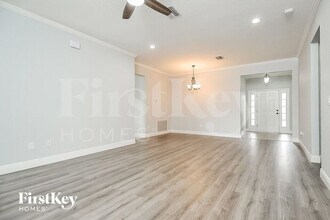 1107 Lauren Manor Loop in Ruskin, FL - Building Photo - Building Photo