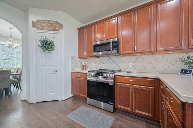 property at 21506 Avalon Queen Dr