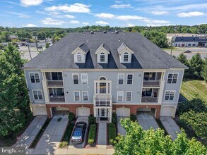 11330 Westbrook Mill Ln, Unit 304 in Fairfax, VA - Building Photo - Building Photo