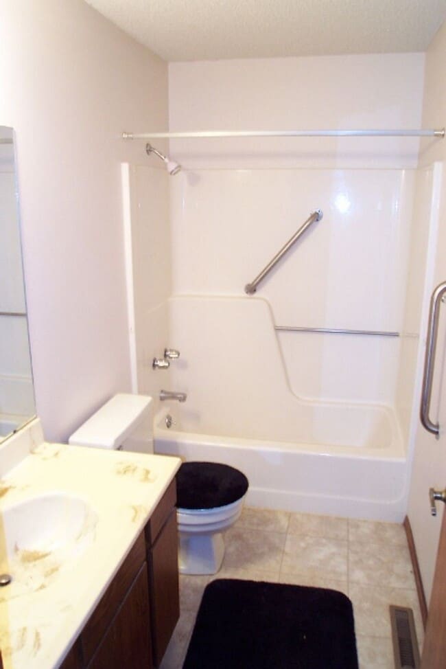 7011 W O'Neil St in Wichita, KS - Building Photo - Building Photo