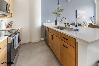 5000 Euclid Ave in Cleveland, OH - Building Photo - Building Photo