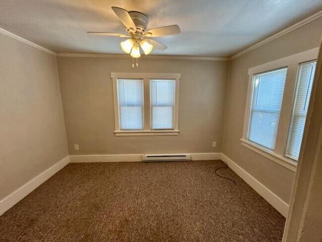 314 W 3rd St in Oconomowoc, WI - Building Photo - Building Photo