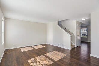 1672 Glenbrooke Ln in New Lenox, IL - Building Photo - Building Photo