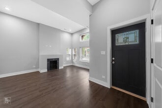 700 S Loomis St, Unit #1 in Chicago, IL - Building Photo - Building Photo