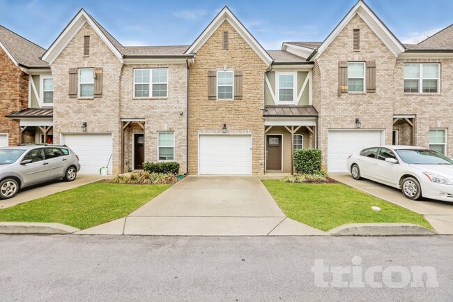 property at 305 Woodfern Ct