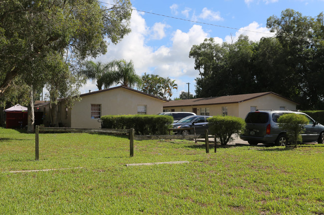 4063-4085 Herbertz Rd in Lake Worth, FL - Building Photo - Building Photo