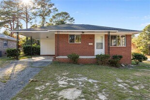 1913 Corrinna St in Fayetteville, NC - Building Photo