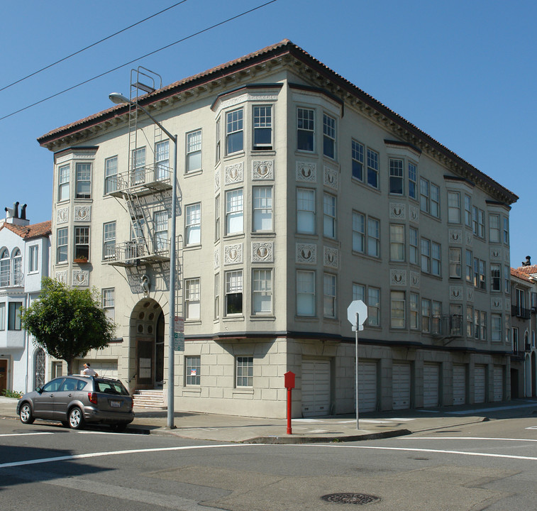 3465 Broderick St in San Francisco, CA - Building Photo